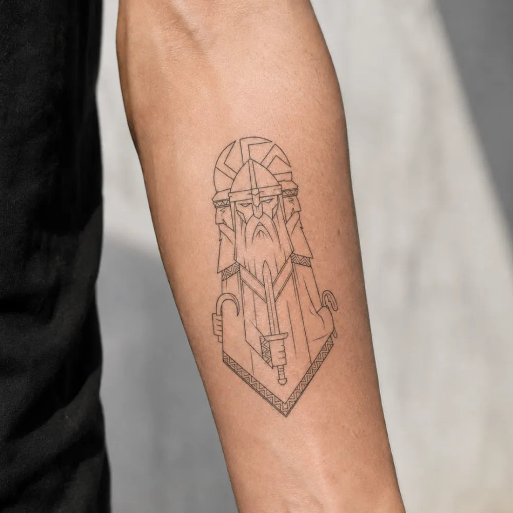 SafeTatt — Helmed Guard · fotografie tetování na kůži