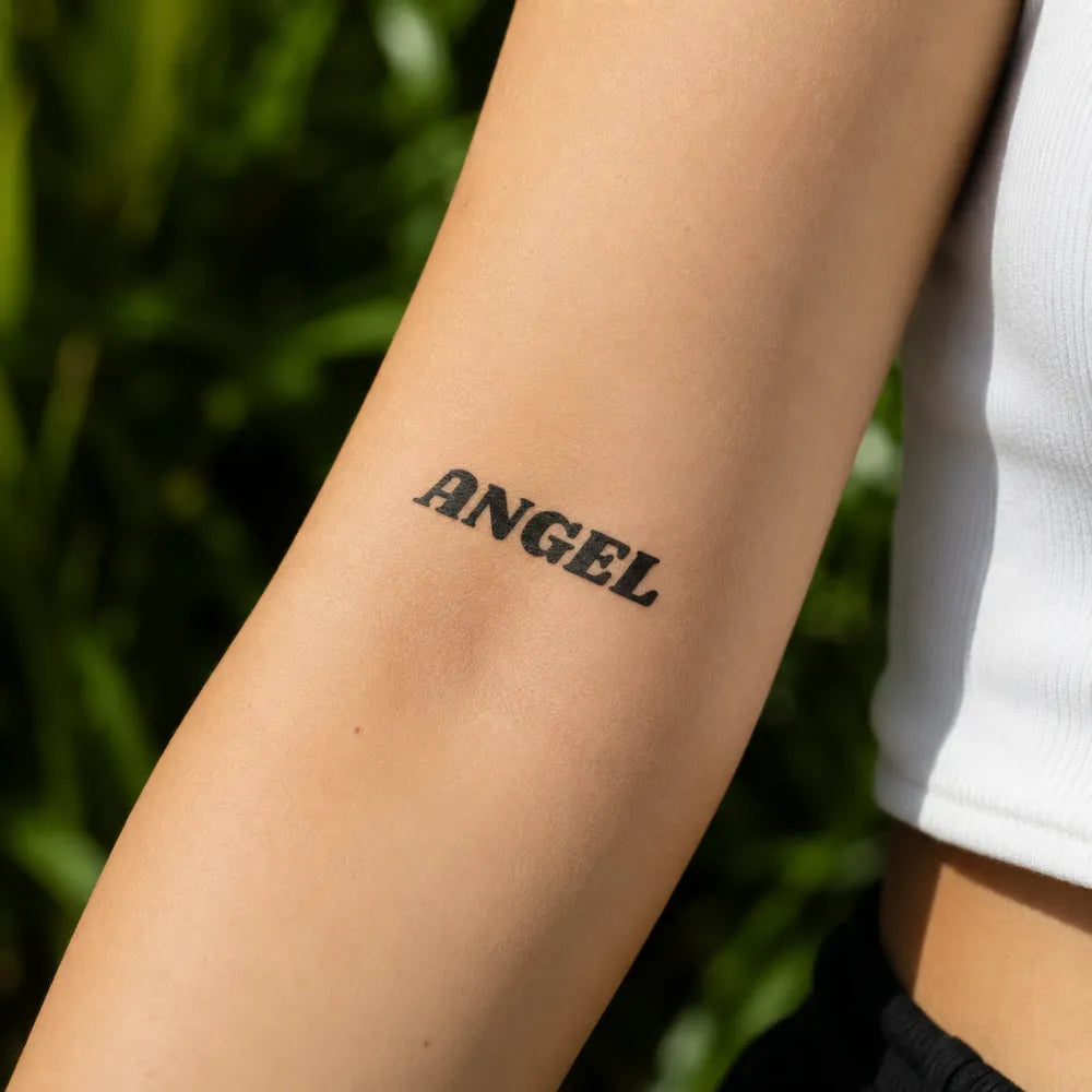SafeTatt — Angel Text · fotografie tetování na kůži